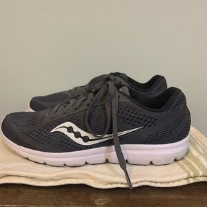Saucony Women’s athletic gray tennis shoe, size 7